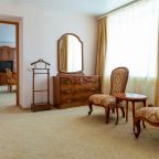 Люкс, Отель Ленинград