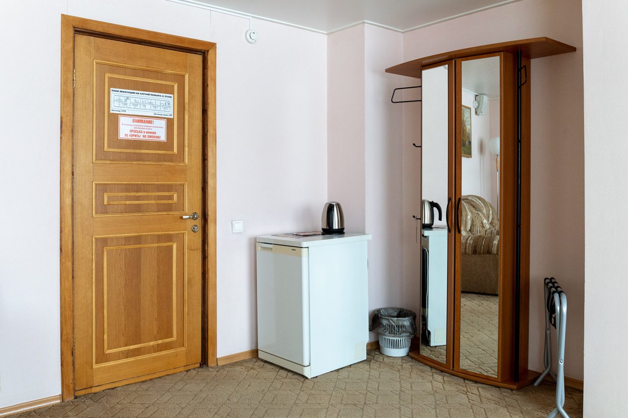 Люкс, Отель Ленинград