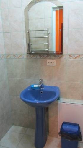 Номер (Спальное место на двухъярусной кровати в общем номере для мужчин) мини-отеля Мариамполь, Бахчисарай, Крым