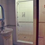 Собственный душ и туалет в номере, банные принадлежности, фен!