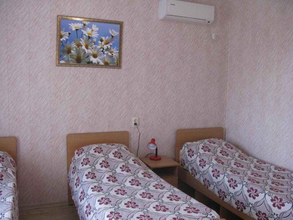 Трехместный (Трехместный номер) гостевого дома Пиламида, Пляхо, Краснодарский край