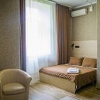 Двухместный (Полулюкс двухместный с одной большой кроватью.), Мини-отель Шанхай