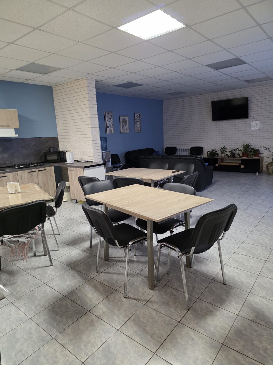 Кухня и столовая