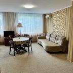 Студио, Гостиница Юбилейная