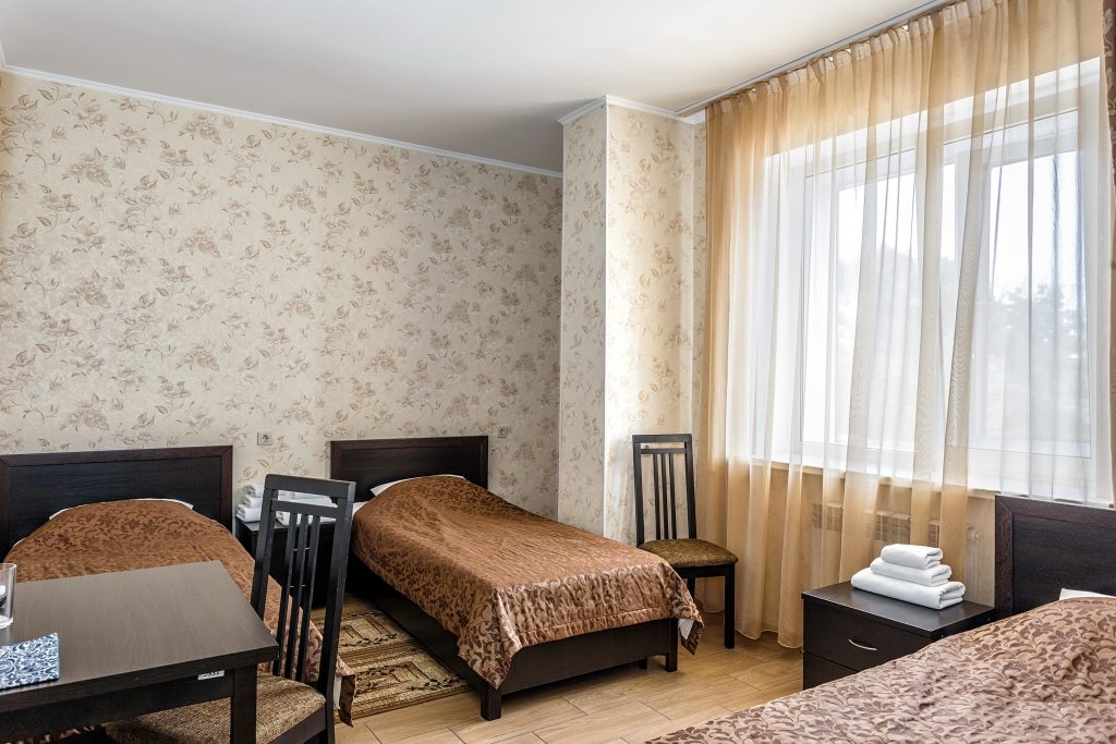 Трехместный (Стандарт) гостиничного комплекса Белые росы, Белгород