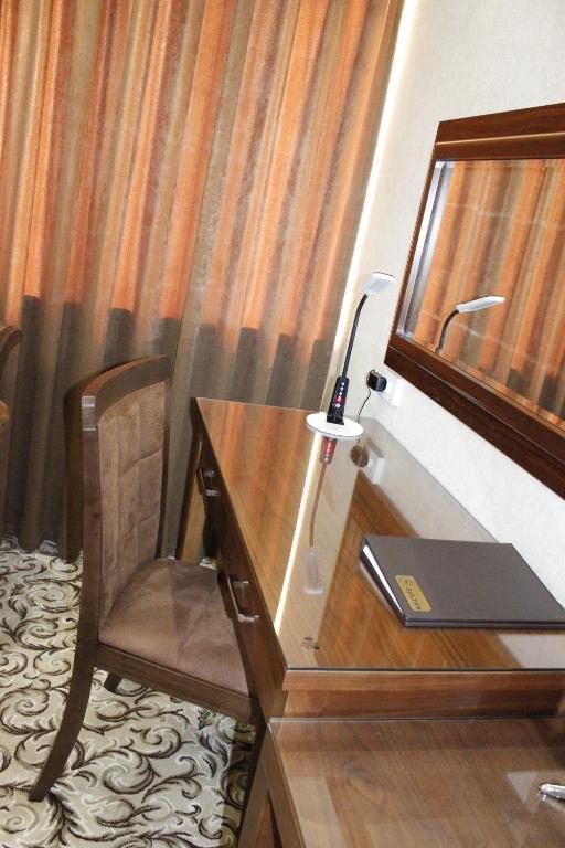 Сьюит (Люкс с кроватью размера «king-size») отеля Hotel Sultan, Карши