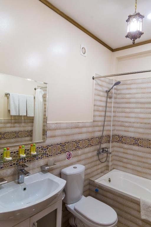 Одноместный (Одноместный номер с ванной комнатой) отеля Hotel Safiya, Бухара