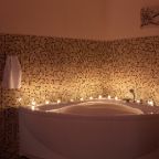 Двухместный (Делюкс с 1 кроватью и гидромассажной ванной), Мини-отель Амбер