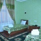 Двухместный (Большой двухместный номер с 2 отдельными кроватями), Hotel Shokhjakhon