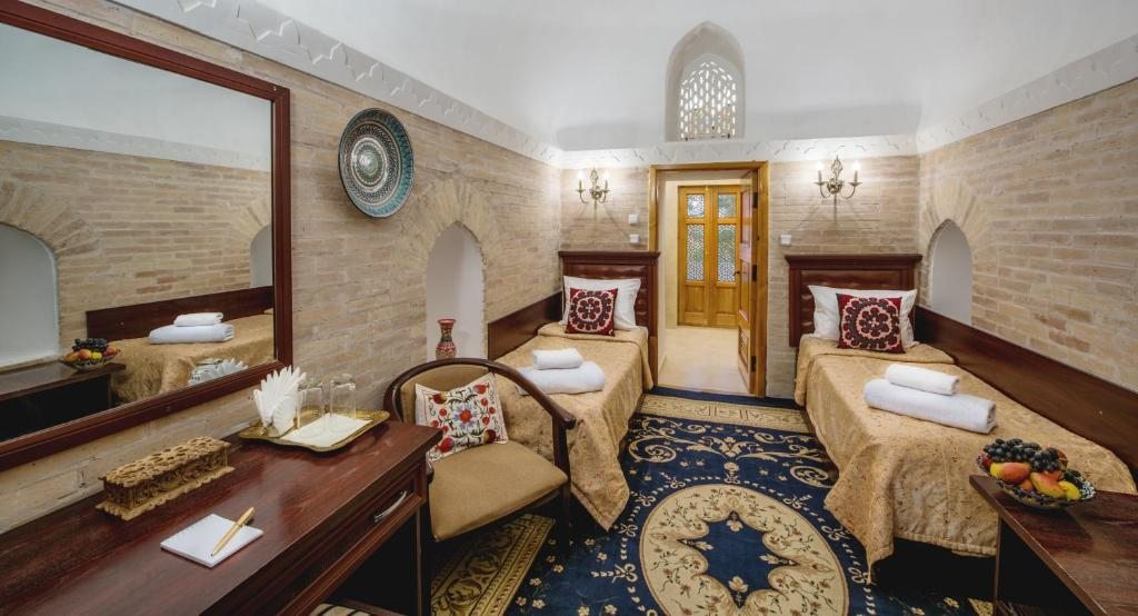 Двухместный (Двухместный номер с 2 отдельными кроватями) отеля Orient Star Khiva Hotel, Хива