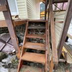 Лестница к Двухместному коттеджу