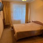 Двуспальная кровать в улучшенном двухместном номере