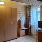 Номер (Улучшенный номер с двуспальной кроватью и диваном кушеткой), Гостиница Старый Домбай