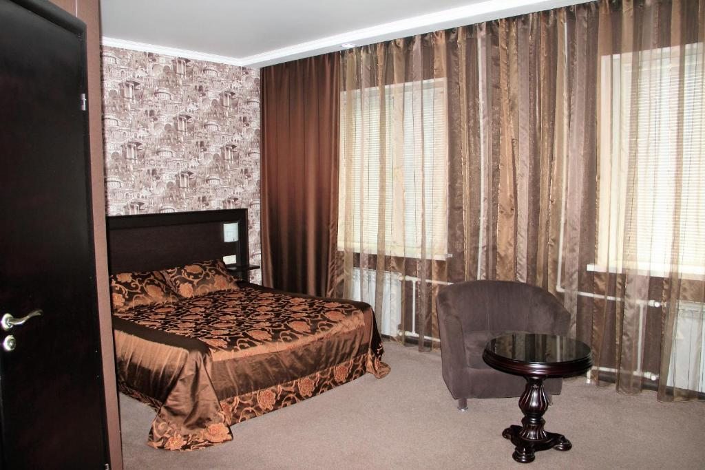 Двухместный (Улучшенный двухместный номер с 1 кроватью) отеля Президент, Махачкала