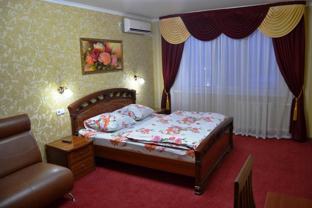 Двухместный (Улучшенный двухместный номер с 2 двуспальными кроватями) апарт-отеля Абсолют, Нижнекамск