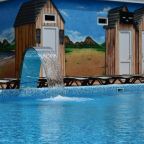 Водопад в бассейне гостиницы Золотой Джин 3*, Астрахань