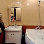 Ванная комната в номере гостиницы Золотой Джин 3*, Астрахань