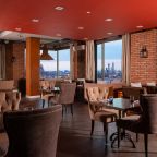 MaxLevel Bar & Lounge на 13-м этаже с видом на Москву