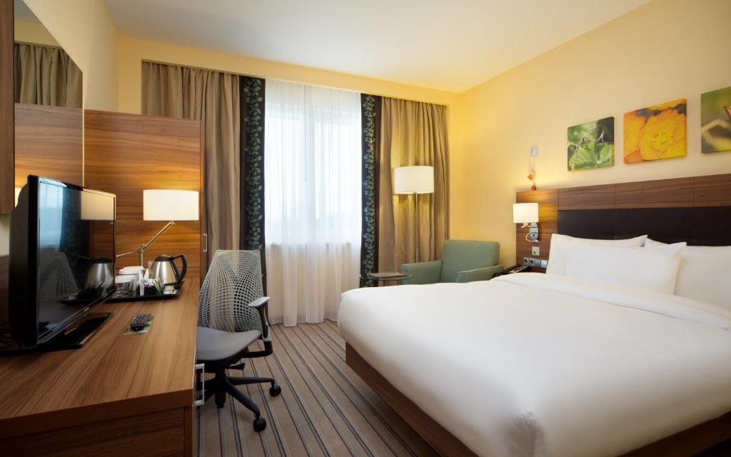 Двухместный (Номер с кроватью размера «queen-size» - Подходит для гостей с ограниченными физическими возможностями) отеля Hilton Garden Inn Ufa Riverside, Уфа