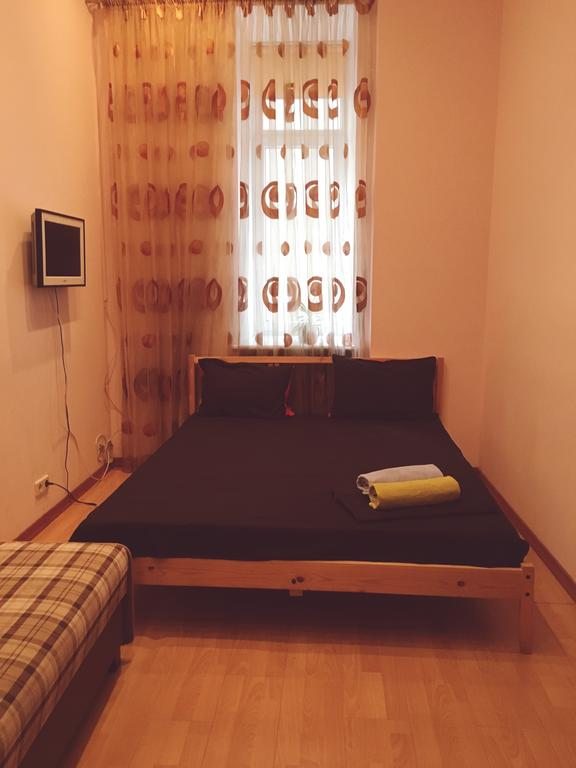 Двухместный (Двухместный номер с 1 двуспальной кроватью и дополнительной кроватью) гостевого дома Большой Казенный, Москва