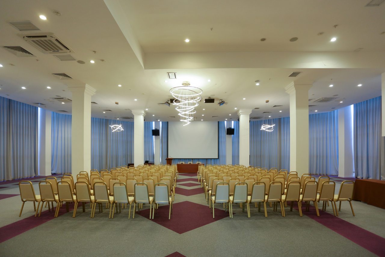 Конференц-зал CITY Hall, Отель Marins Grand Hotel Астрахань
