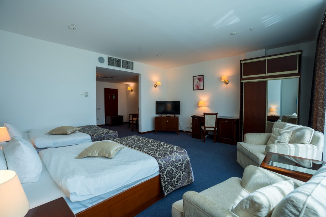 Двухместный (Стандарт с двумя односпальными кроватями) отеля Marins Grand Hotel Астрахань