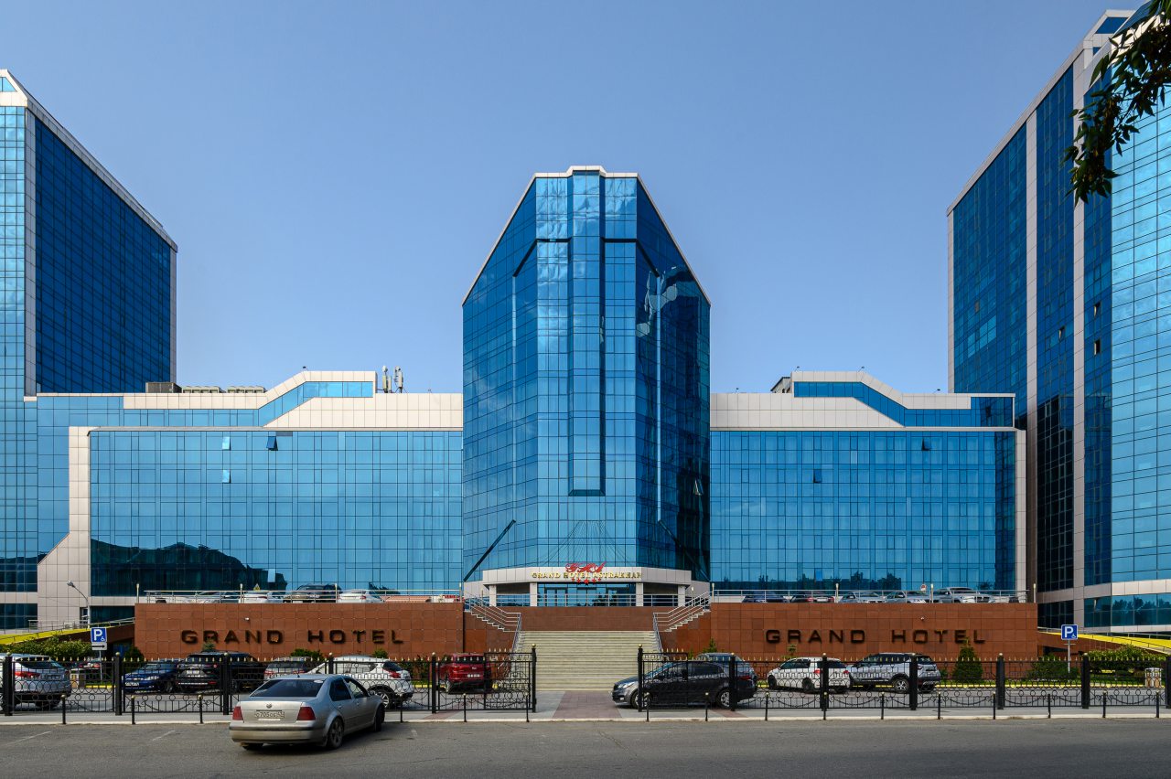 Автостоянка / Парковка, Отель Marins Grand Hotel Астрахань