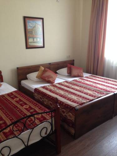 Двухместный (Улучшенный двухместный номер с 2 отдельными кроватями) гостевого дома Магриб и Шарк, Поповка, Крым