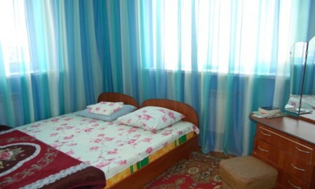Полулюкс (Койко-место в 3-местном номере) гостевого дома Медовый месяц, Поповка, Крым