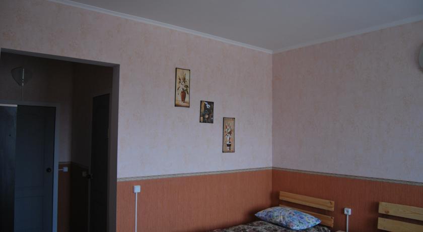 Трехместный (Стандарт) гостиницы Престиж, Поповка, Крым