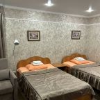 Двухместный (С тремя полутороспальными кроватями номер 14), Гостиница Ямская