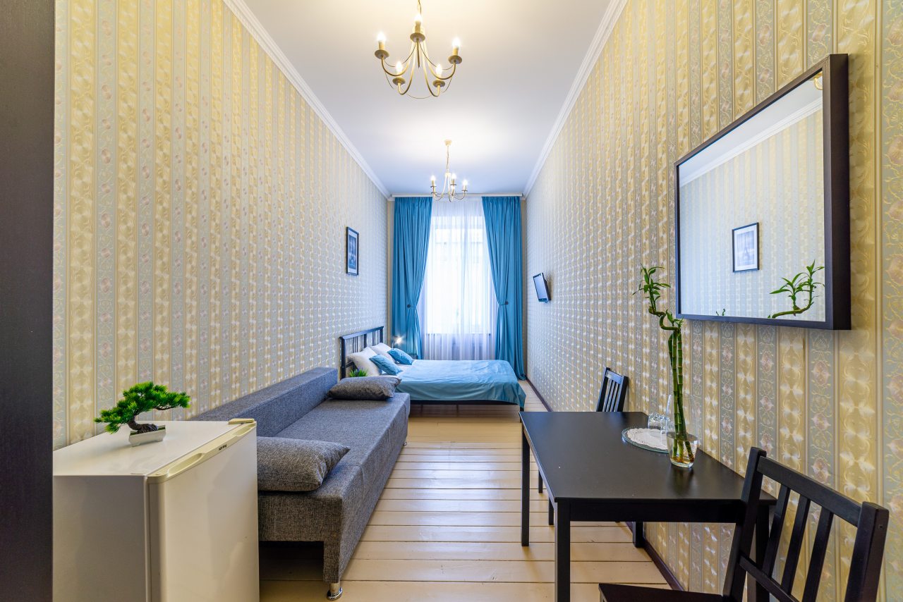 С окна вид на город