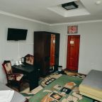 Отличный вариант для отдыха всей семьёй, две кровати и диван