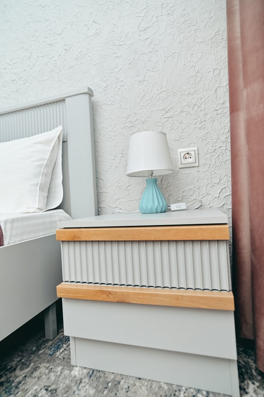 Уютный стандартный номер с одной двуспальной кроватью