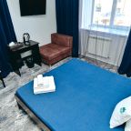 Комфортный стандартный номер с одной двуспальной кроватью