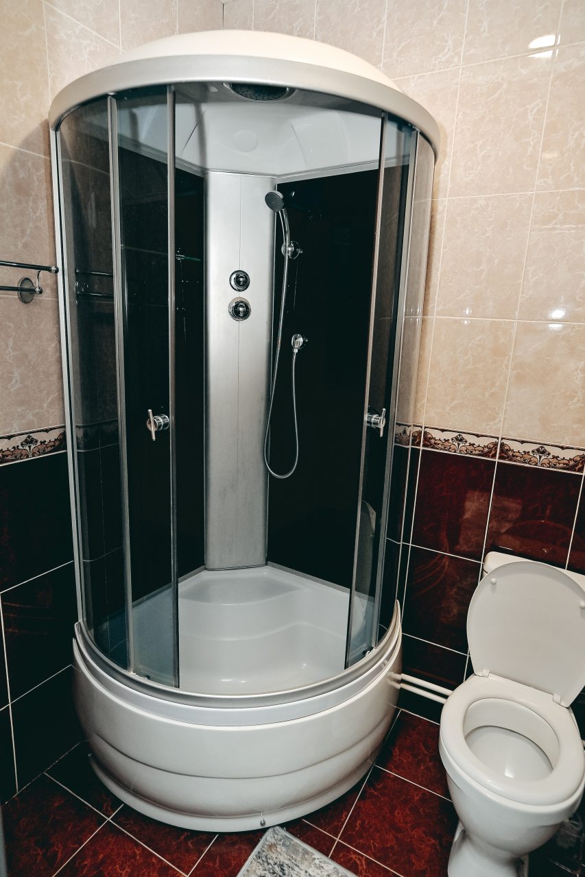 Комфортный стандартный номер с одной двуспальной кроватью