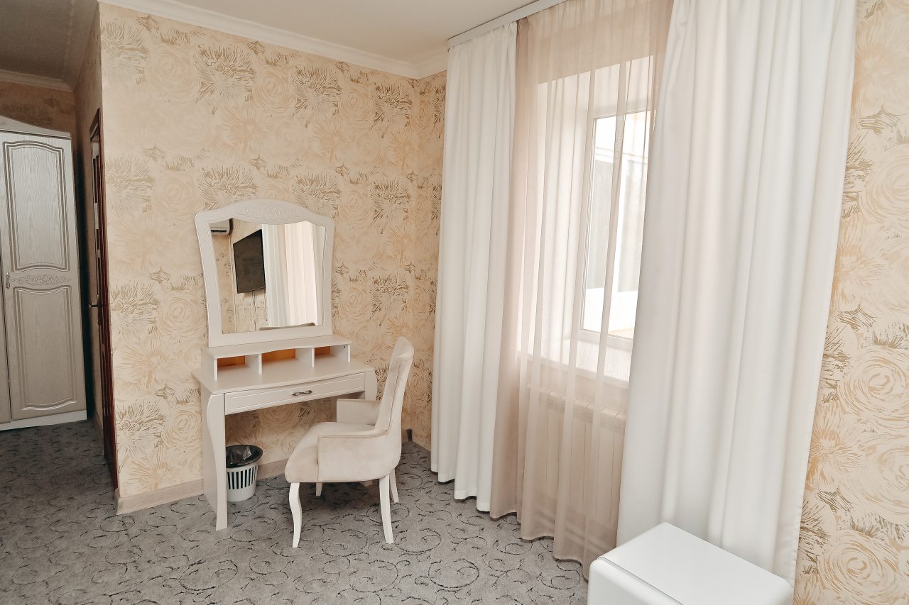 Полулюкс с одной двуспальной кроватью