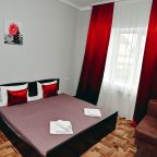 Уютный стандартный номер с двумя отдельными кроватями