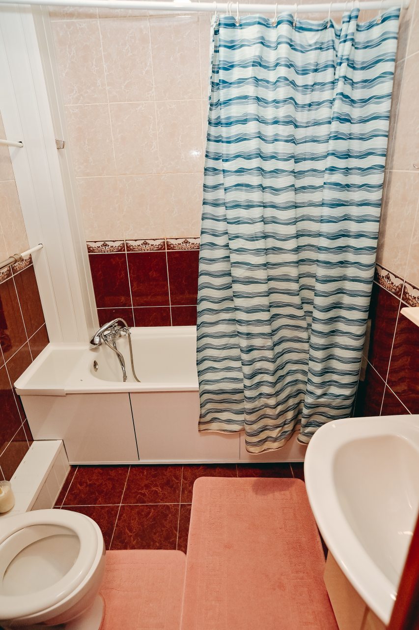 Просторный стандартный номер с двумя двуспальными кроватями