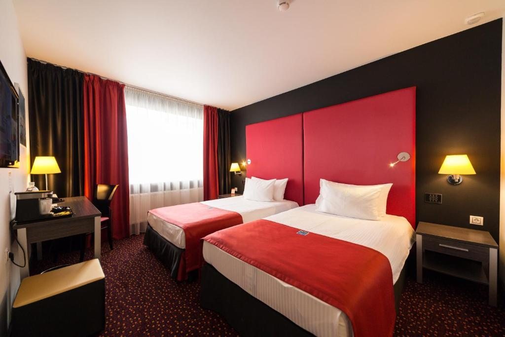 Двухместный (Улучшенный двухместный номер с 1 кроватью или 2 отдельными кроватями) отеля Авеню Парк, Курган