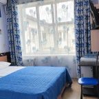 Двухместный, Гостиница Улей