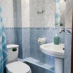 Трехместный, Гостиница Улей