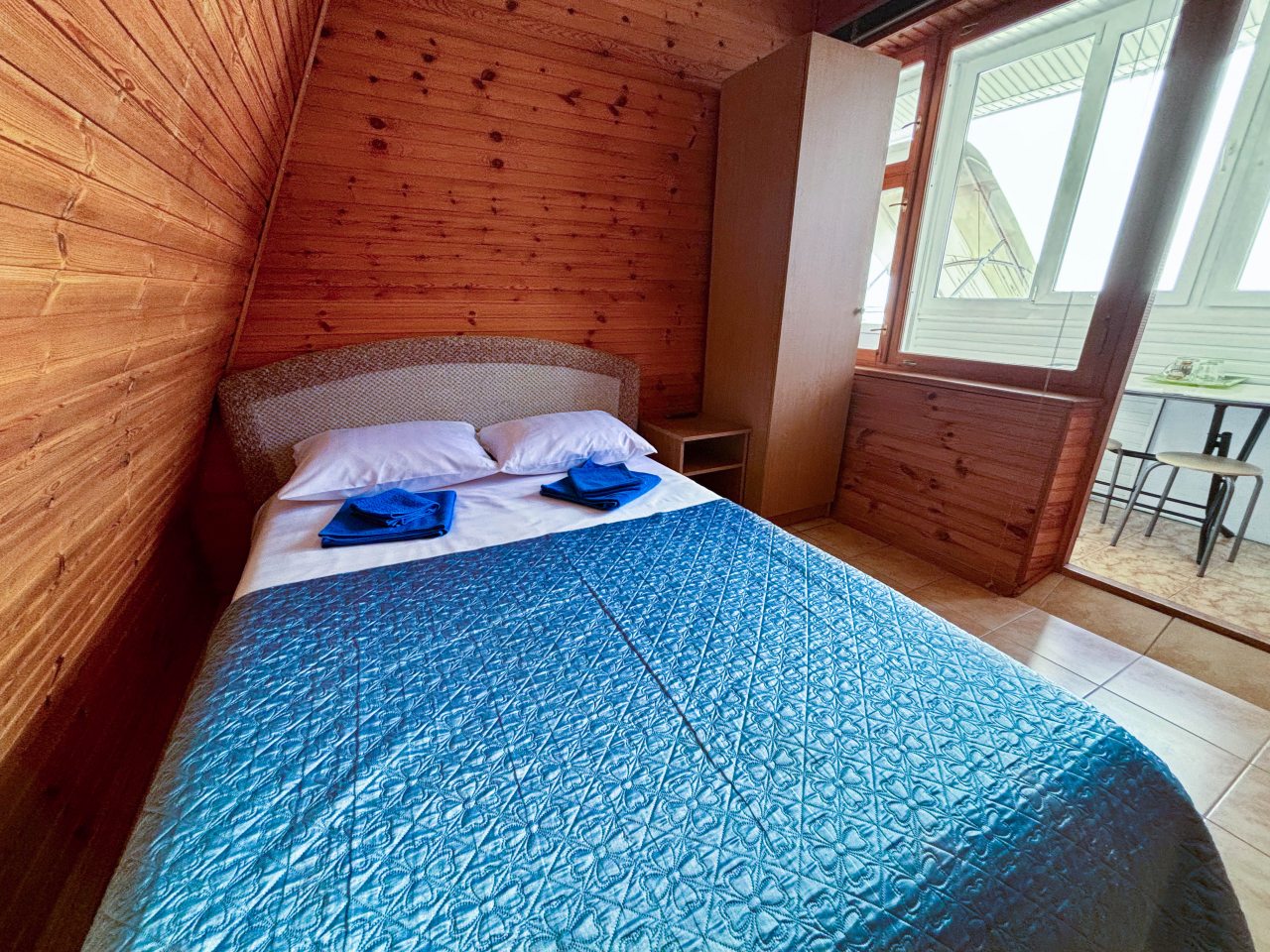 Семейный (Семейный с терассой), Гостиница Улей