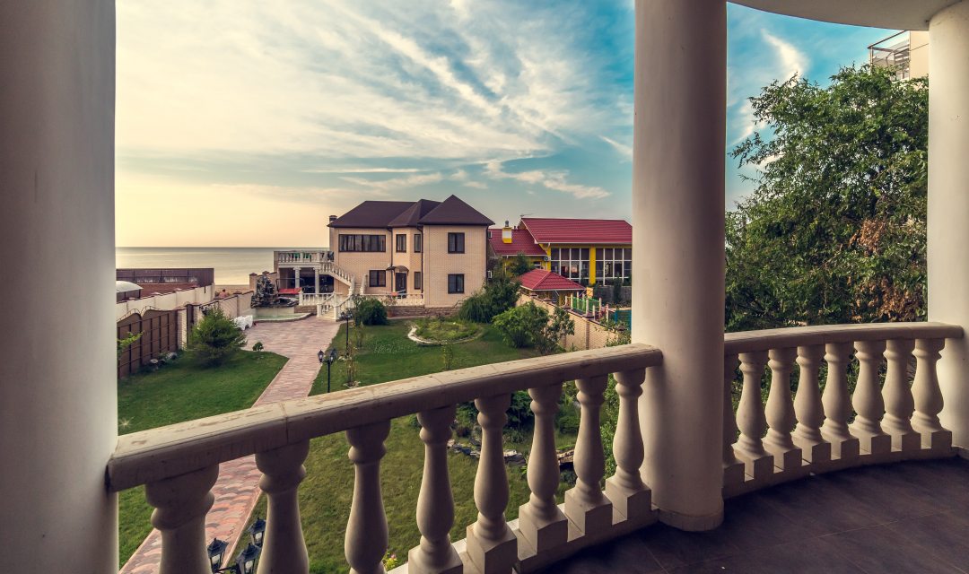 Полулюкс (Делюкс с гардеробной. вид на море и смежный балкон), Гостевой дом Azov Club