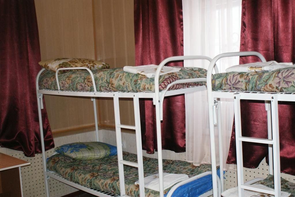 Номер (Кровать в общем четырехместном номере для мужчин и женщин) хостела Алексеевский, Тобольск