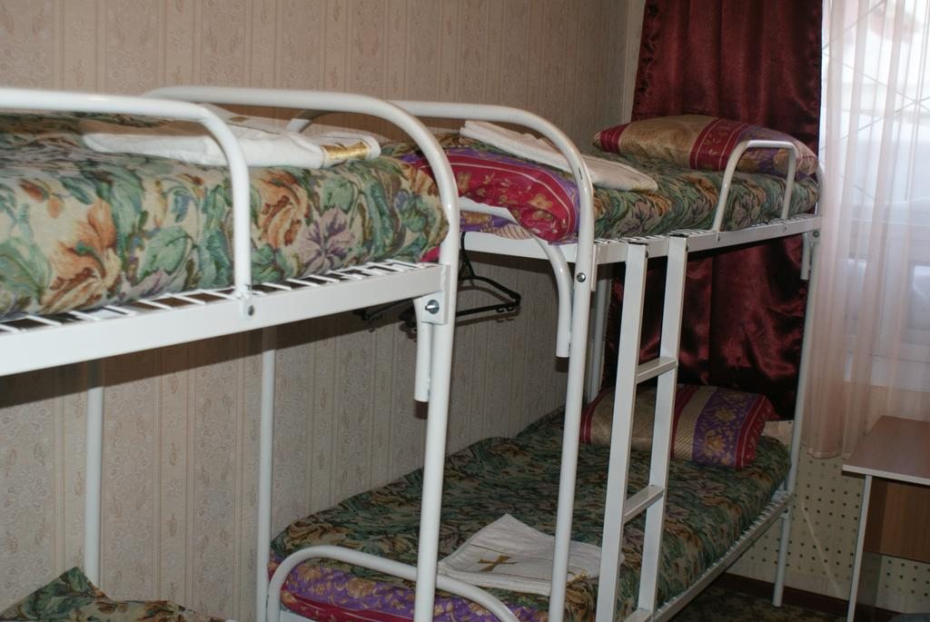Номер (Кровать в общем 8-местном номере для женщин) хостела Алексеевский, Тобольск