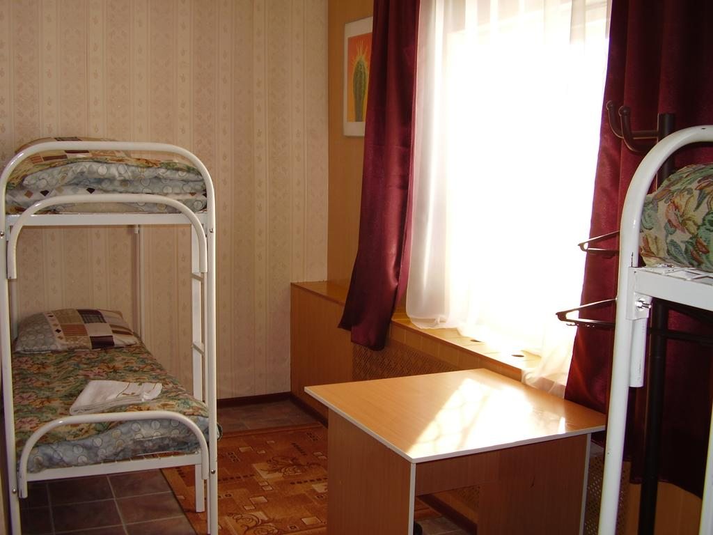 Номер (Кровать в общем 10-местном номере для женщин) хостела Алексеевский, Тобольск