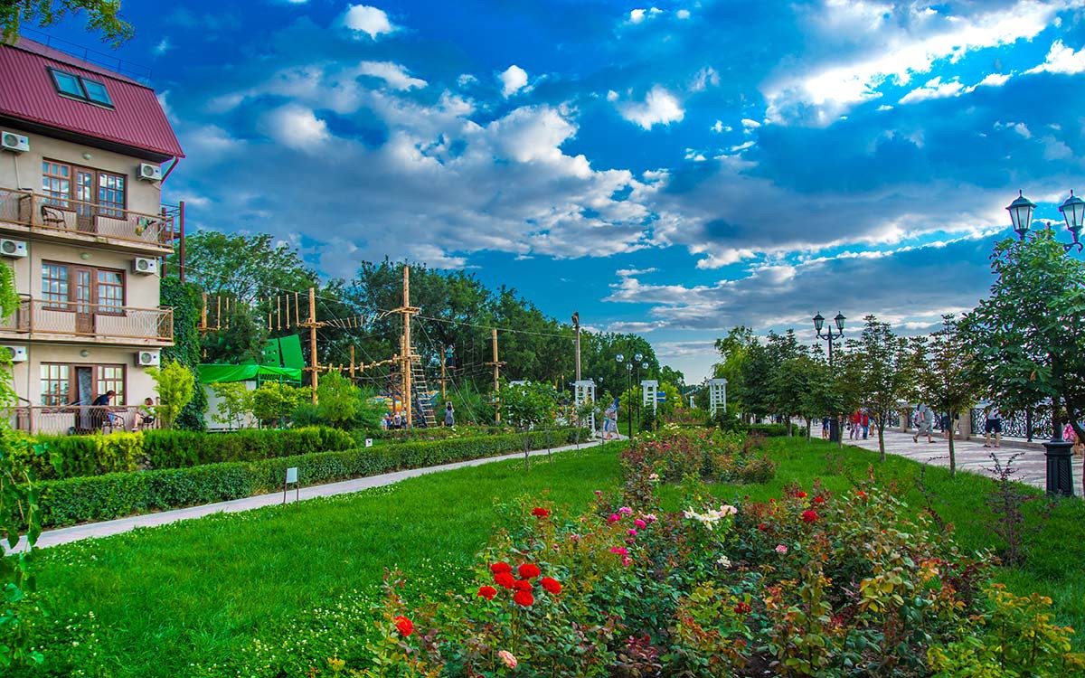 Парковка, Гостиница Каменка