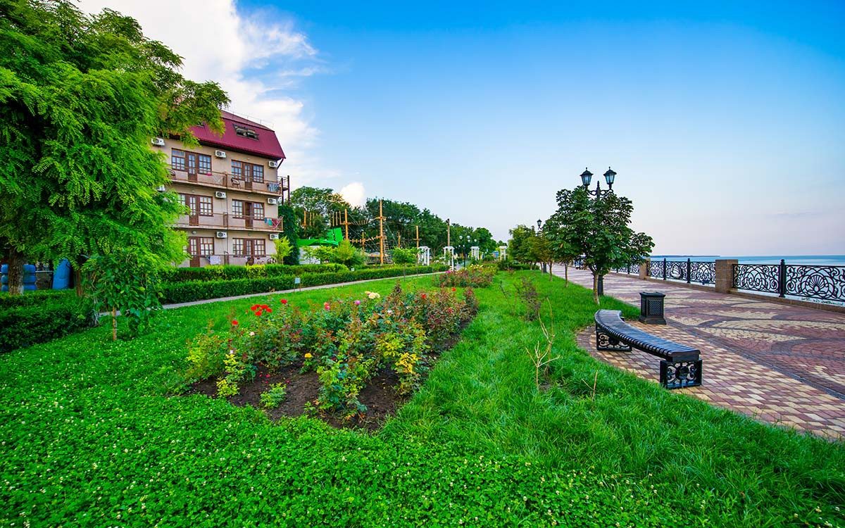 Парковка, Гостиница Каменка