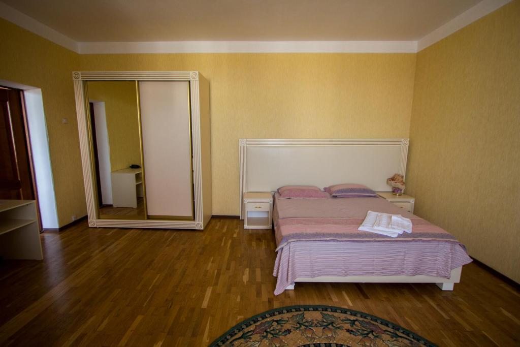 Двухместный (Бюджетный двухместный номер с 1 кроватью) отеля Люкс на Даниялова, Махачкала